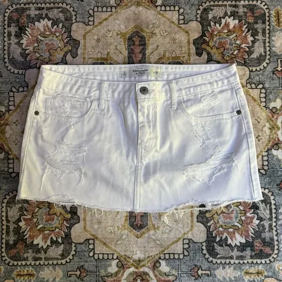Abercrombie and Fitch Micro Mini White Denim Jean Skirt Early 2000s Y2k Size 6 - Picture 1 of 10